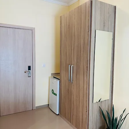 Afrodite Seaside ゲストハウス 3*